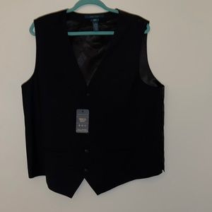 Perry Ellis performance, wrinkle resistant stretch vest.